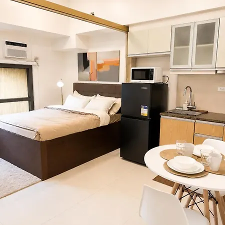 Condo In Mckinley Near Bgc & Airport
